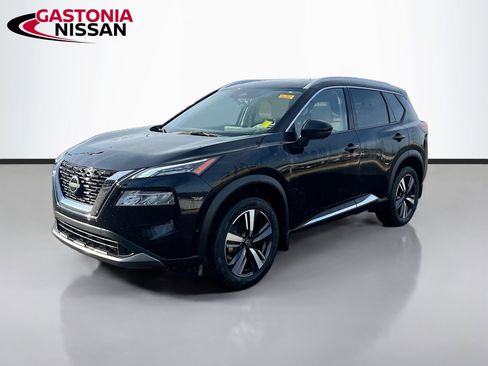 Used 2023 Nissan Rogue SL w/ SL Premium Package image 3