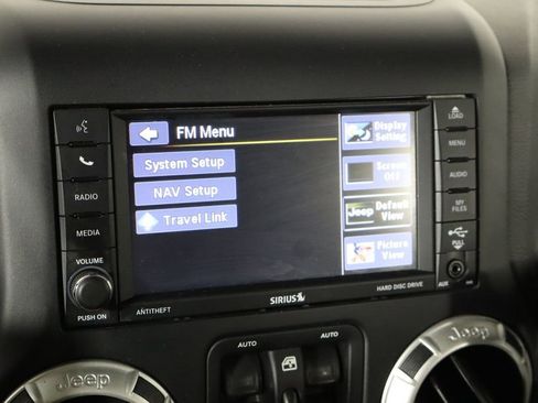 Used 2017 Jeep Wrangler Unlimited Sahara w/ Connectivity Group AWD/4WD image 27