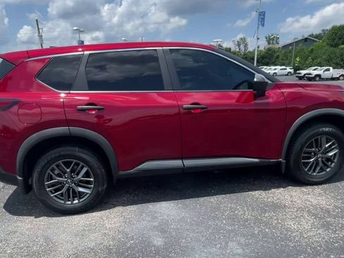 Used 2023 Nissan Rogue S FWD image 9