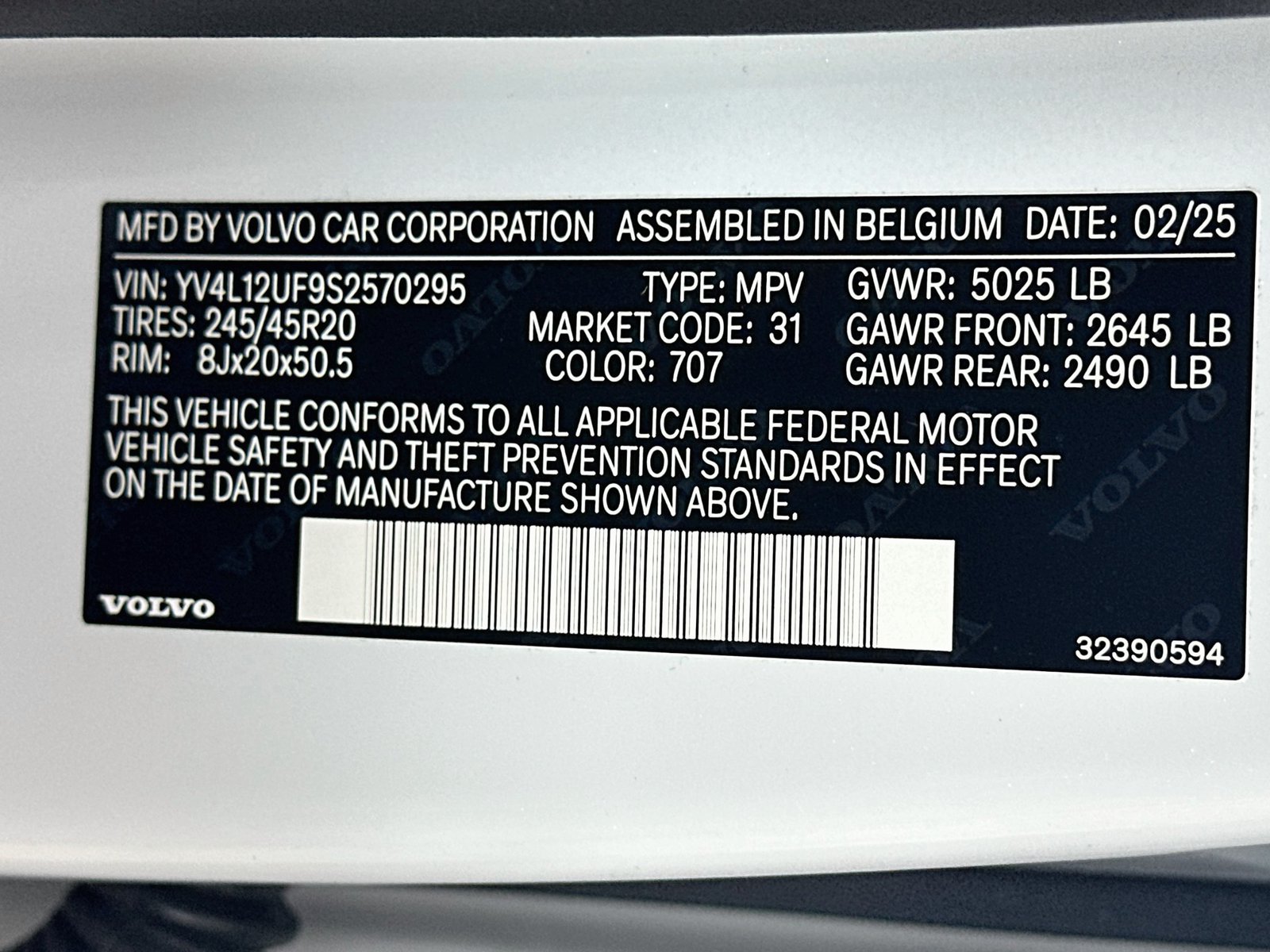 Certified 2025 Volvo XC40 B5 Ultra w/ Protection Package AWD/4WD image 47