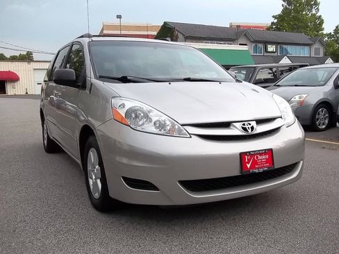 Used 2010 Toyota Sienna LE FWD image 5