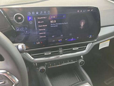 New 2026 Chevrolet Equinox EV LT w/ LPO, Blackout Package FWD image 30
