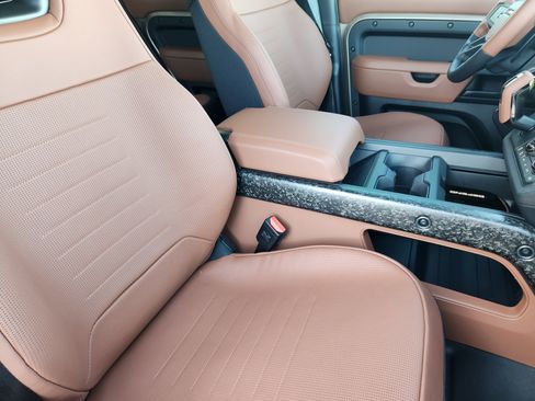 New 2026 Land Rover Defender 110 OCTA image 13