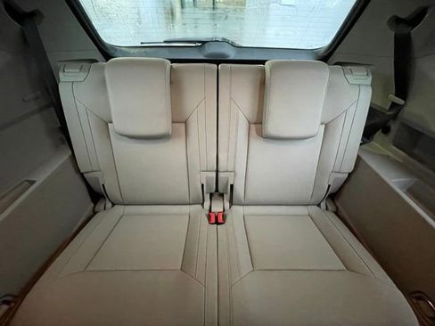 Used 2019 Volkswagen Atlas SE w/ Towing Package image 19