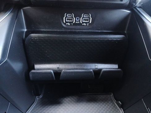 Used 2024 RAM 1500 Laramie AWD/4WD image 6