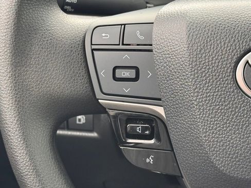 Used 2025 Toyota Camry LE image 21