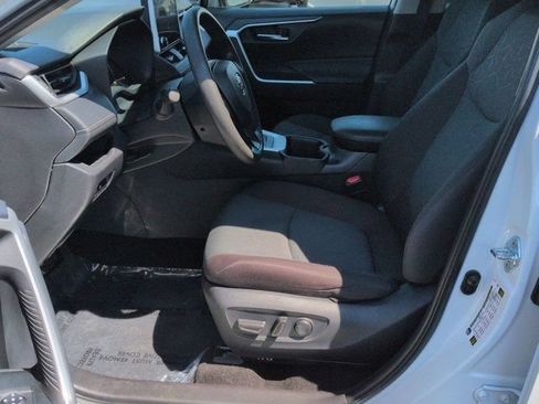 Certified 2025 Toyota RAV4 XLE AWD/4WD image 8