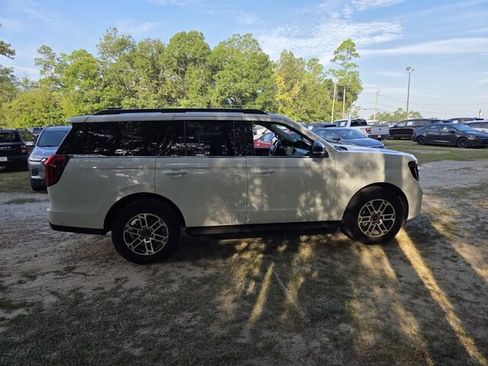 Used 2025 Ford Expedition Active RWD image 15
