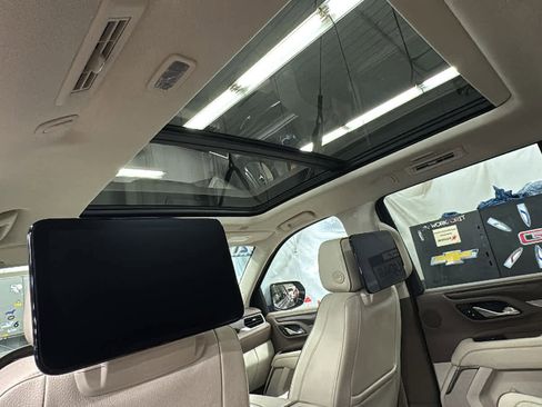 Used 2021 GMC Yukon Denali w/ Denali Premium Package image 23