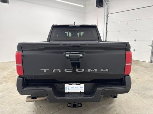 Used 2024 Toyota Tacoma TRD Sport w/ TRD Sport Upgrade Package AWD/4WD image 6