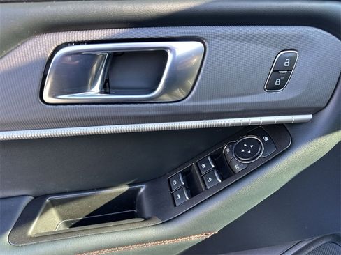 Used 2025 Ford Explorer ST-Line image 13