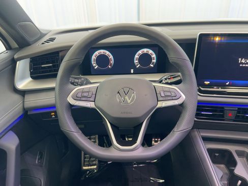 New 2026 Volkswagen Tiguan SE R-Line image 18