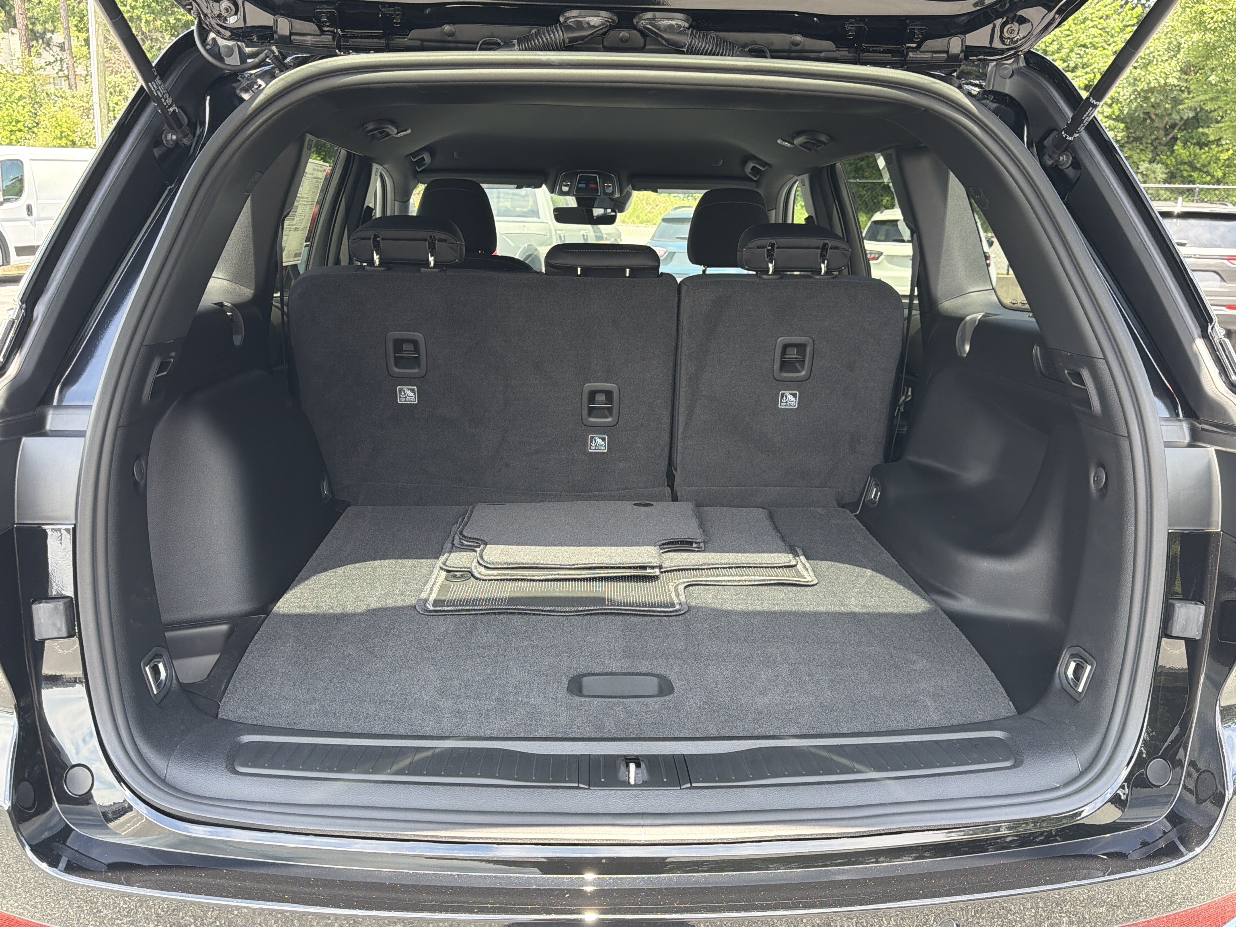 New 2026 Jeep Grand Cherokee Laredo RWD image 22