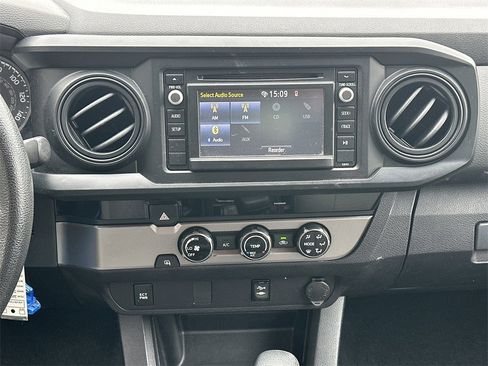 Used 2017 Toyota Tacoma SR image 26
