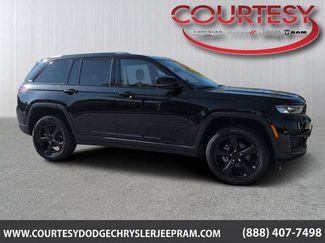 Used 2023 Jeep Grand Cherokee Altitude AWD/4WD video 1