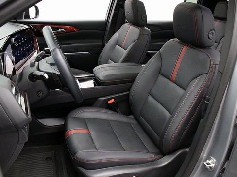 Certified 2024 Chevrolet Traverse RS w/ LPO, Floor Liner Package image 11