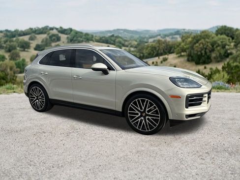 Used 2024 Porsche Cayenne AWD/4WD image 13