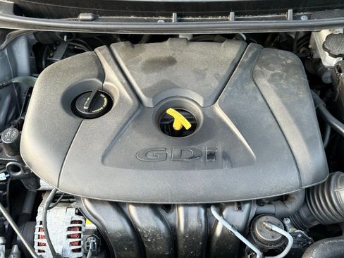 Used 2015 Hyundai Elantra Sport FWD image 33