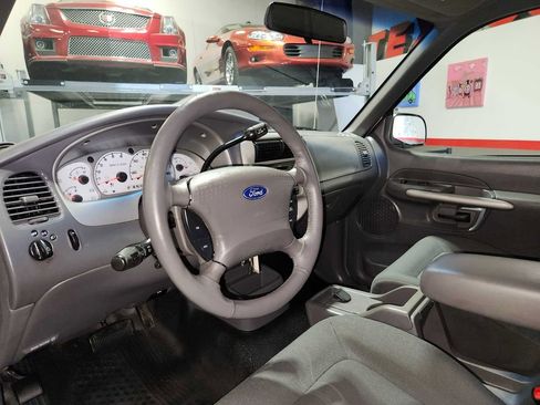 Used 2002 Ford Explorer Sport Trac 4x4 image 53