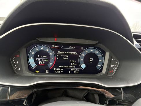 Used 2025 Audi Q3 2.0T Premium image 24