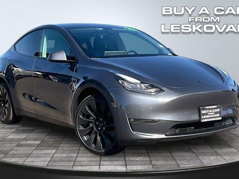 Used 2022 Tesla Model Y Long Range AWD/4WD image 1