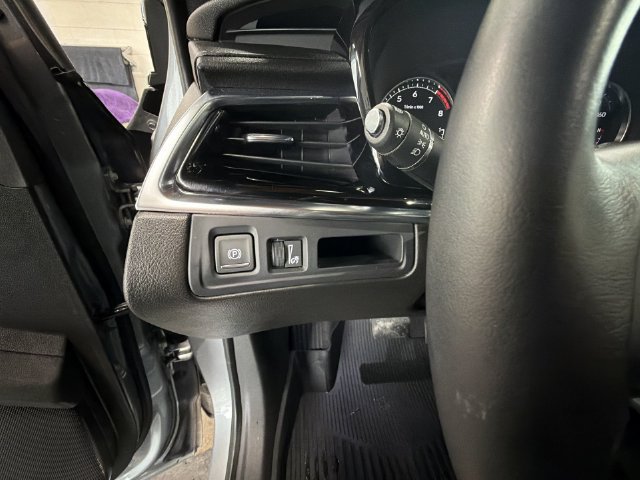 Used 2025 Cadillac XT6 Premium Luxury w/ LPO, Floor Liner Package AWD/4WD image 18