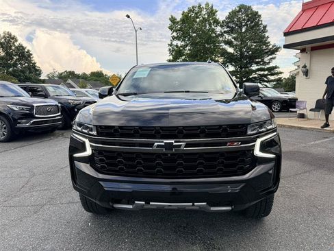 Used 2021 Chevrolet Suburban Z71 w/ Z71 Signature Package AWD/4WD image 2