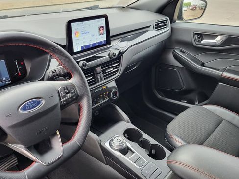 Used 2025 Ford Escape ST-Line image 25