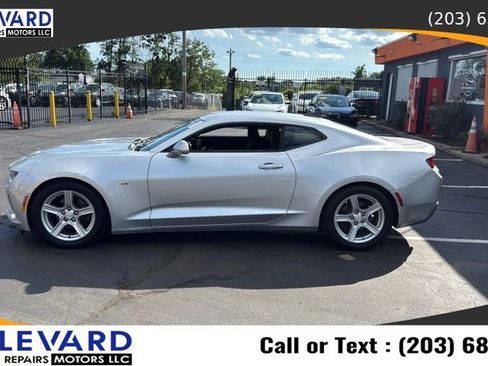Used 2017 Chevrolet Camaro LT RWD image 4