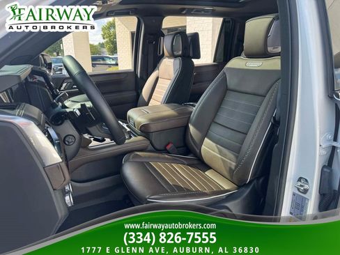 Used 2025 GMC Yukon XL Denali Ultimate w/ LPO, Floor Liner Package AWD/4WD image 10