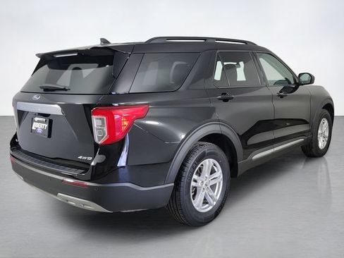 Used 2023 Ford Explorer XLT w/ Equipment Group 202A AWD/4WD image 3