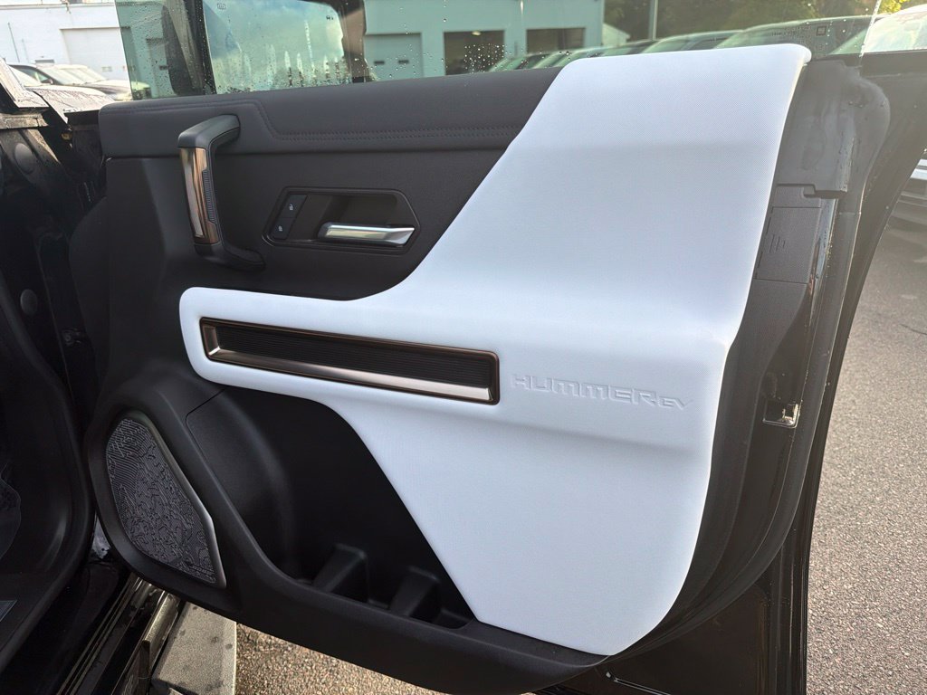 Used 2025 GMC Hummer EV 3X w/ LPO, Sport Package AWD/4WD image 15