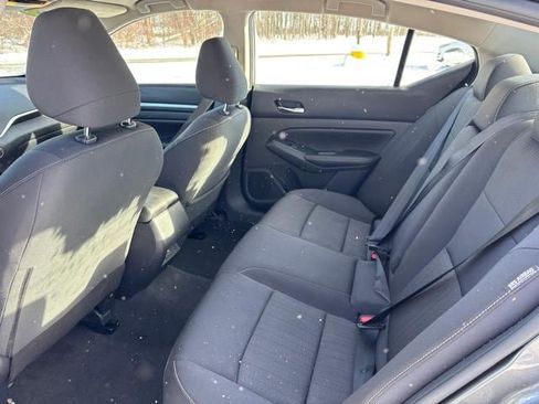 Used 2022 Nissan Altima 2.5 SV AWD/4WD image 11