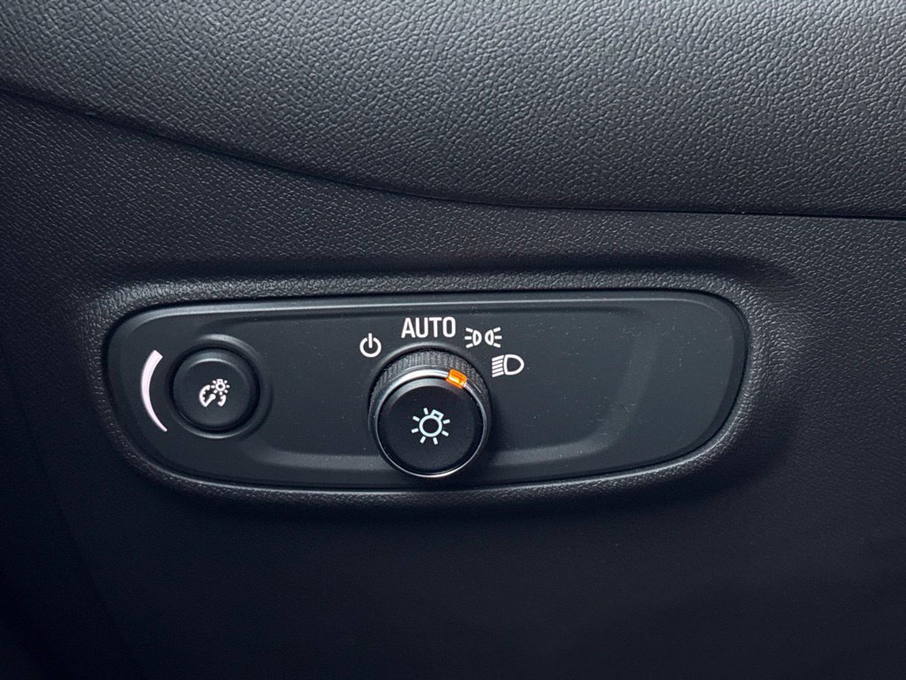 Used 2024 Chevrolet Equinox RS FWD image 33