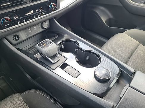 Used 2024 Nissan Rogue SV AWD/4WD image 21