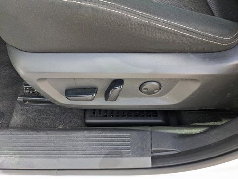 Used 2024 Nissan Rogue SV AWD/4WD image 24