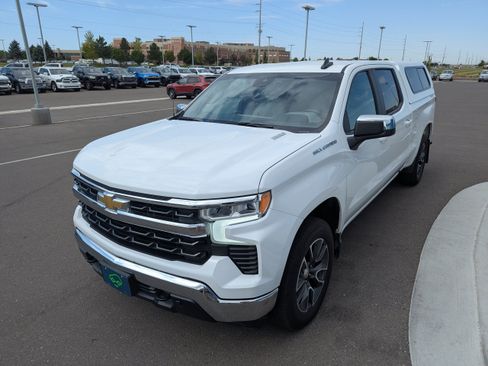 Certified 2022 Chevrolet Silverado 1500 LT w/ Convenience Package II AWD/4WD image 8