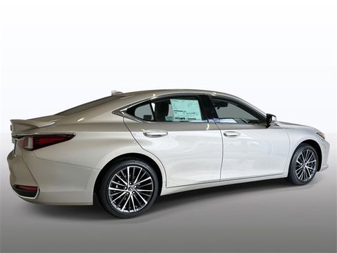 New 2025 Lexus ES 300h w/ Premium Package image 9