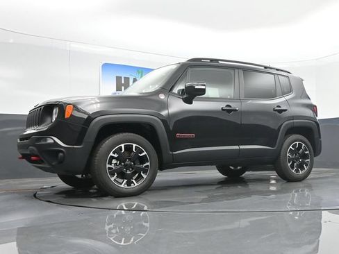 Used 2023 Jeep Renegade Trailhawk AWD/4WD image 17