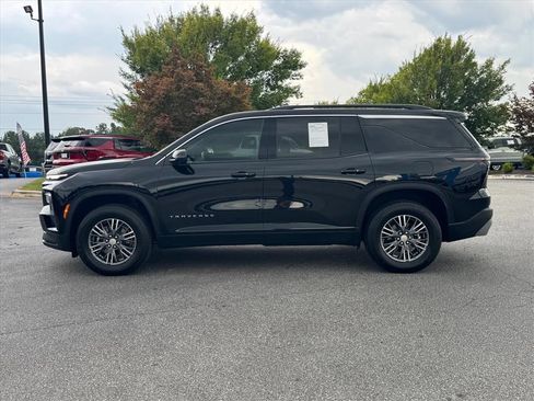 Used 2026 Chevrolet Traverse LT w/ Driver Confidence Package FWD image 6