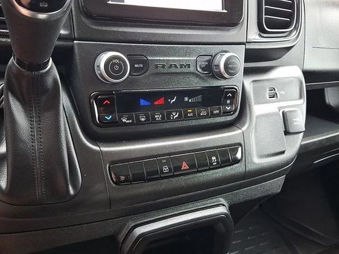 Used 2025 RAM ProMaster 2500 w/ Convenience Group FWD image 16