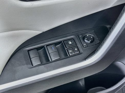 Used 2021 Toyota RAV4 XLE AWD/4WD image 19