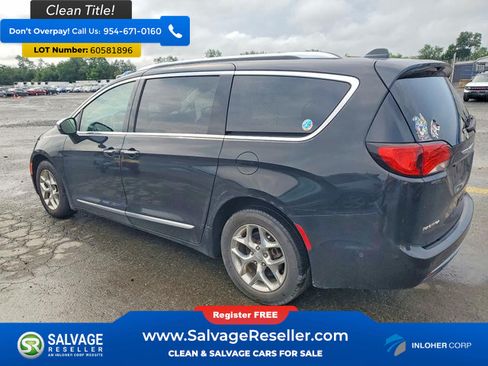 Used 2018 Chrysler Pacifica Limited w/ Advanced Safetytec Group FWD image 3