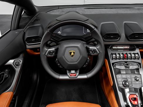 Used 2019 Lamborghini Huracan LP 580-2 RWD image 46