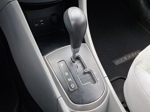 Used 2017 Hyundai Accent SE image 18