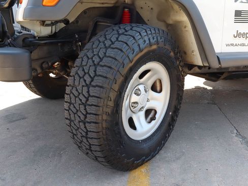 Used 2005 Jeep Wrangler X AWD/4WD image 18