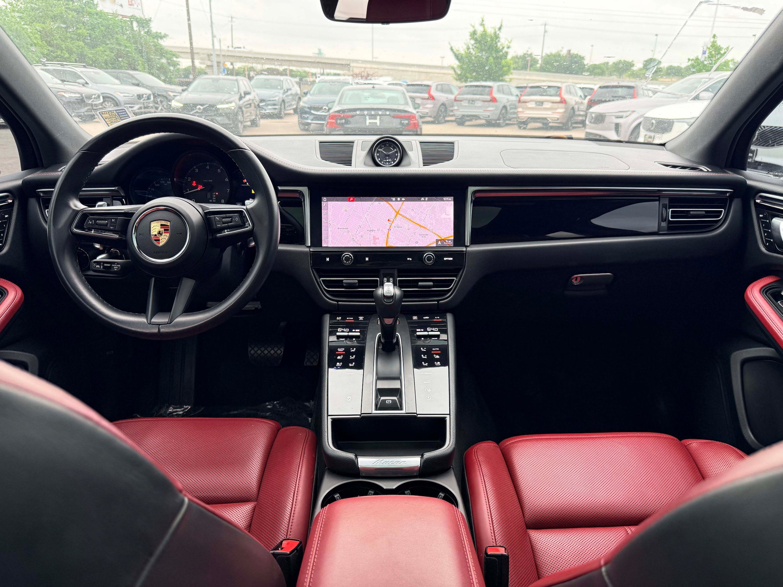 Used 2023 Porsche Macan AWD/4WD image 17