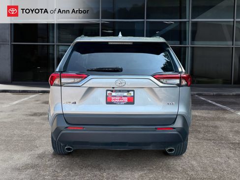 Used 2024 Toyota RAV4 XLE FWD image 9
