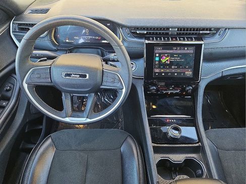 Used 2024 Jeep Grand Cherokee L Laredo image 19