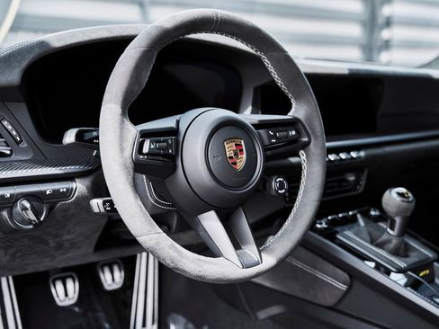 Used 2025 Porsche 911 GT3 RWD image 41